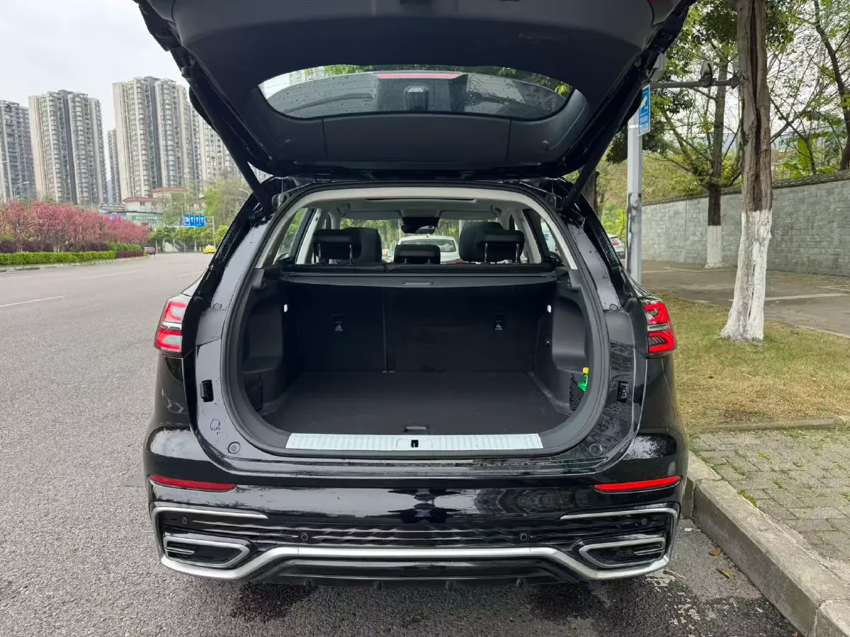 2023 HongQi HS5 2.0T 252HP L4 8AT,autocango,china used car exporter,china ev exporter,chinese used car exporter,chinese used ev exporter