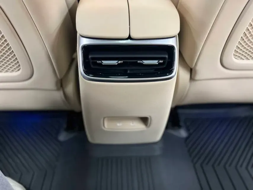 2025 AITO AITO M5 1.5T 152HP L4 REEV 42KWH,autocango,china used car exporter,china ev exporter,chinese used car exporter,chinese used ev exporter