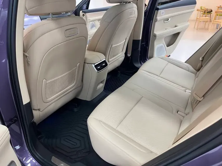 2025 AITO AITO M5 1.5T 152HP L4 REEV 42KWH,autocango,china used car exporter,china ev exporter,chinese used car exporter,chinese used ev exporter