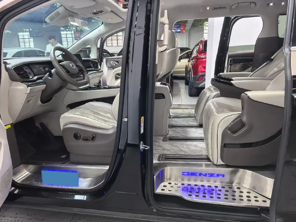 2022 BMW X2 2.0T 192HP L4 8AT,autocango,china used car exporter,china ev exporter,chinese used car exporter,chinese used ev exporter