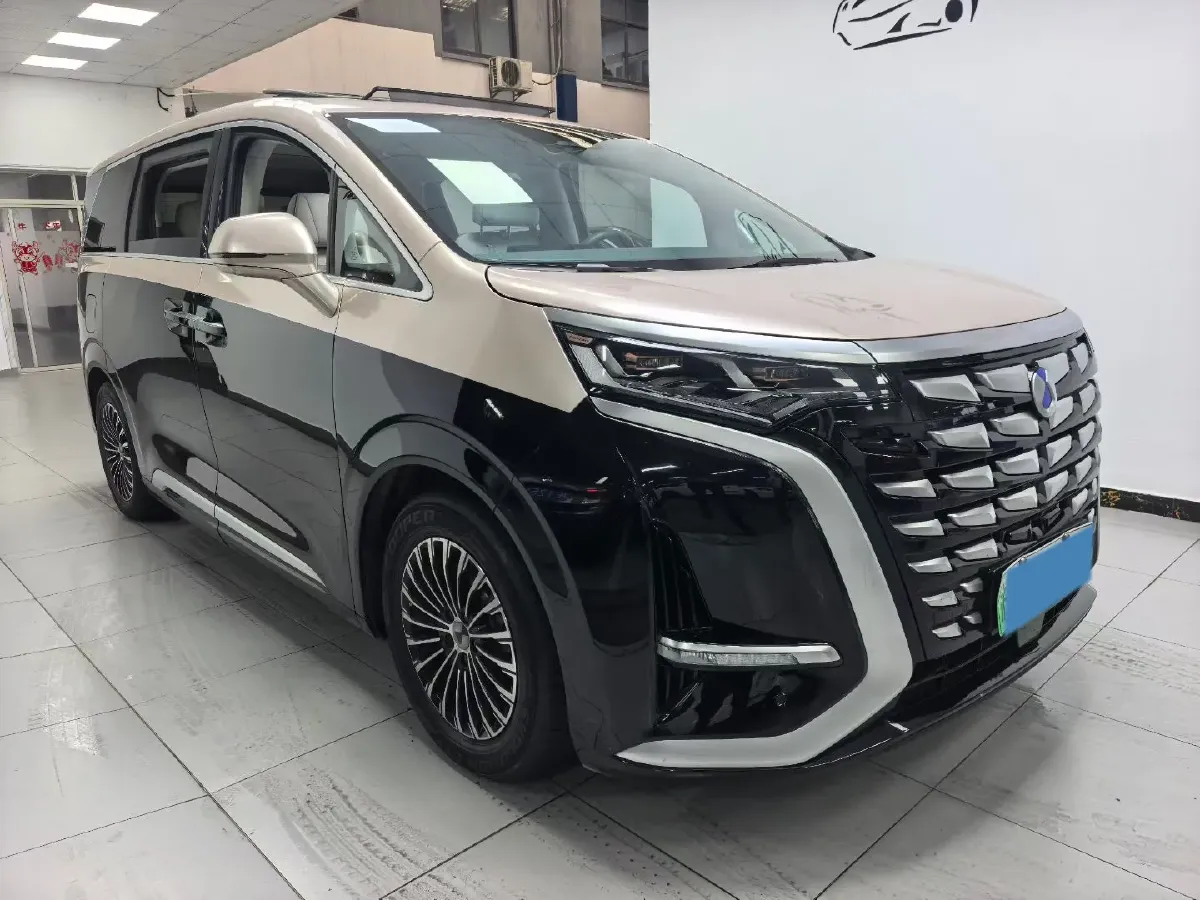 2022 BMW X2 2.0T 192HP L4 8AT,autocango,china used car exporter,china ev exporter,chinese used car exporter,chinese used ev exporter