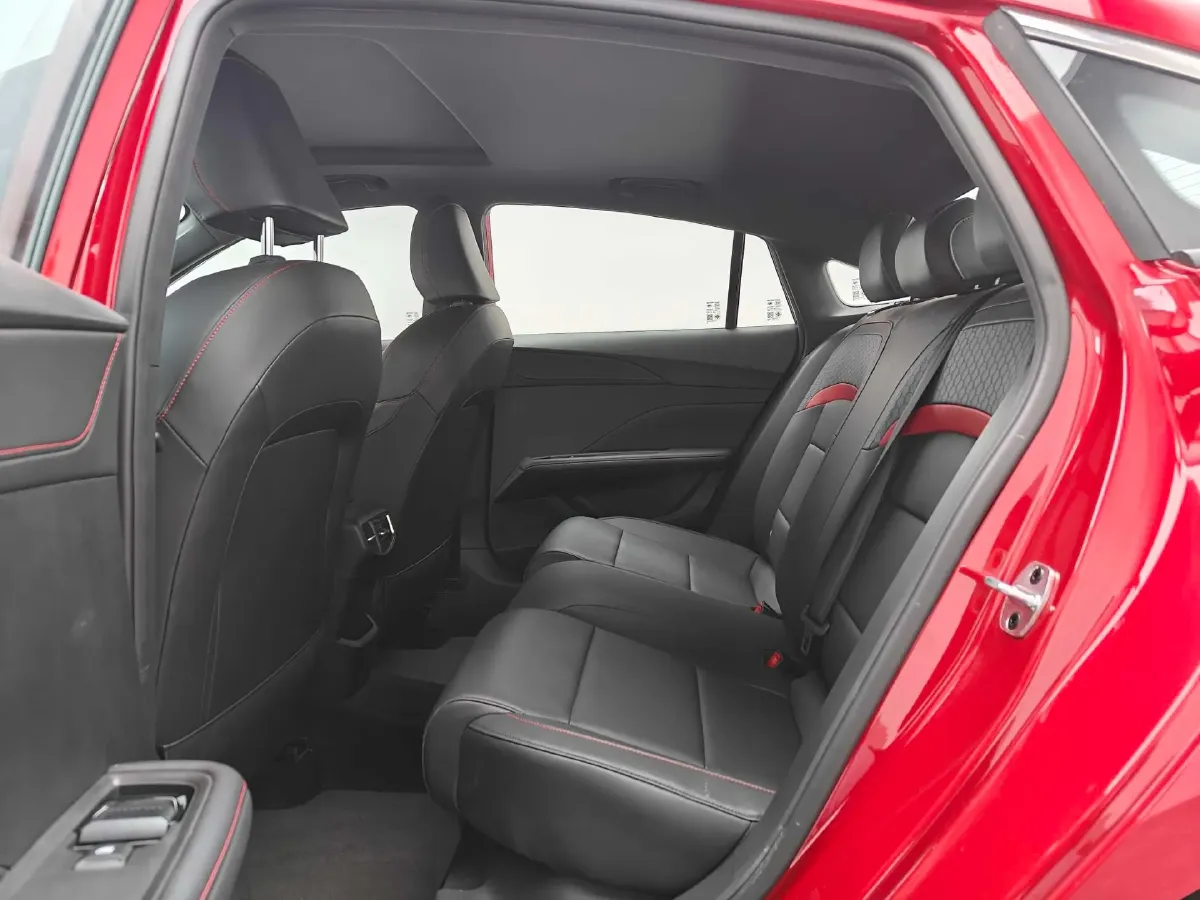 2025 MG 5 1.5T 181HP L4 7DCT,autocango,china used car exporter,china ev exporter,chinese used car exporter,chinese used ev exporter