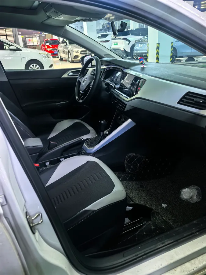 2023 Volkswagen Polo 1.5L 113HP L4 6AT,autocango,china used car exporter,china ev exporter,chinese used car exporter,chinese used ev exporter