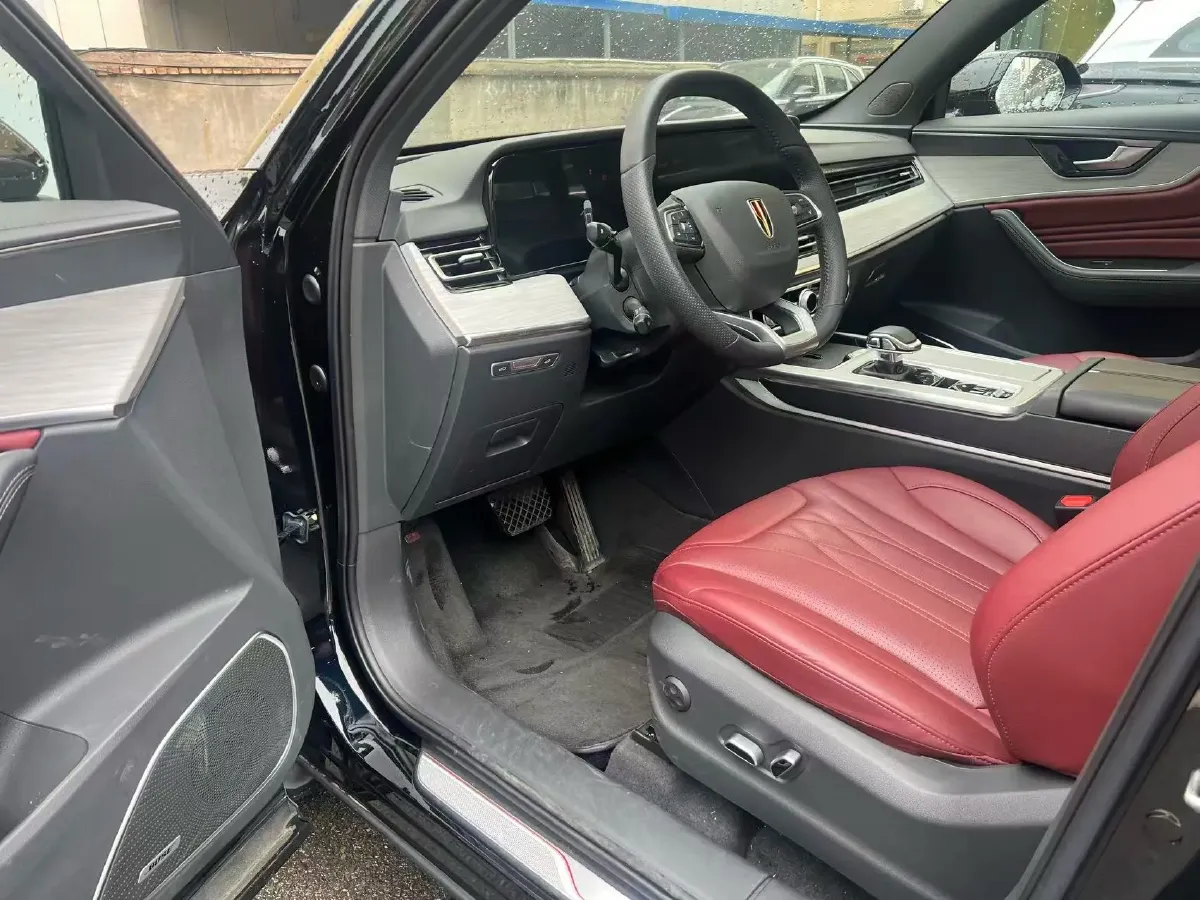 2025 HongQi HS5 2.0T 252HP L4 8AT,autocango,china used car exporter,china ev exporter,chinese used car exporter,chinese used ev exporter