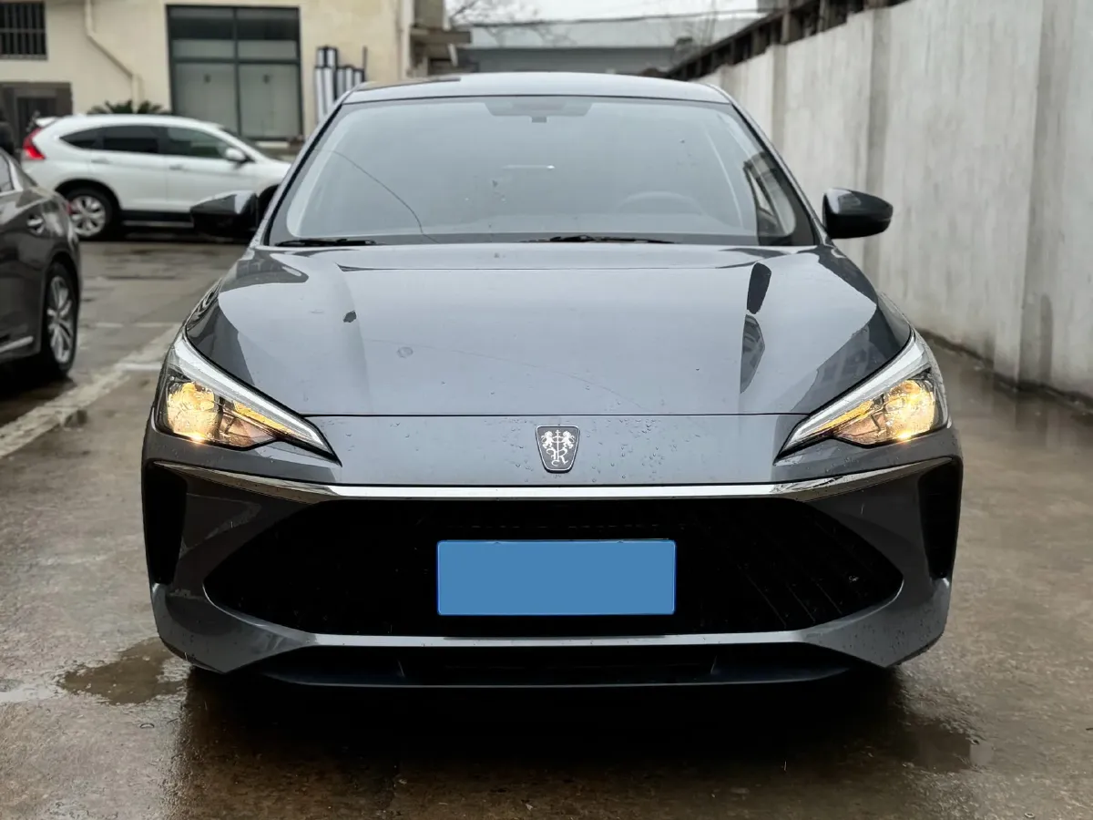 2023 Roewe i5 1.5L 129HP L4 5MT,autocango,china used car exporter,china ev exporter,chinese used car exporter,chinese used ev exporter