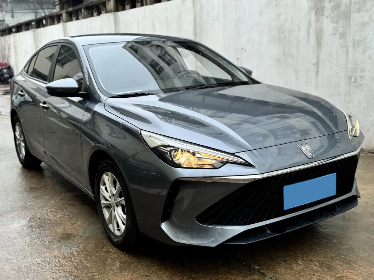 2023 Roewe i5 1.5L 129HP L4 5MT,autocango,china used car exporter,china ev exporter,chinese used car exporter,chinese used ev exporter