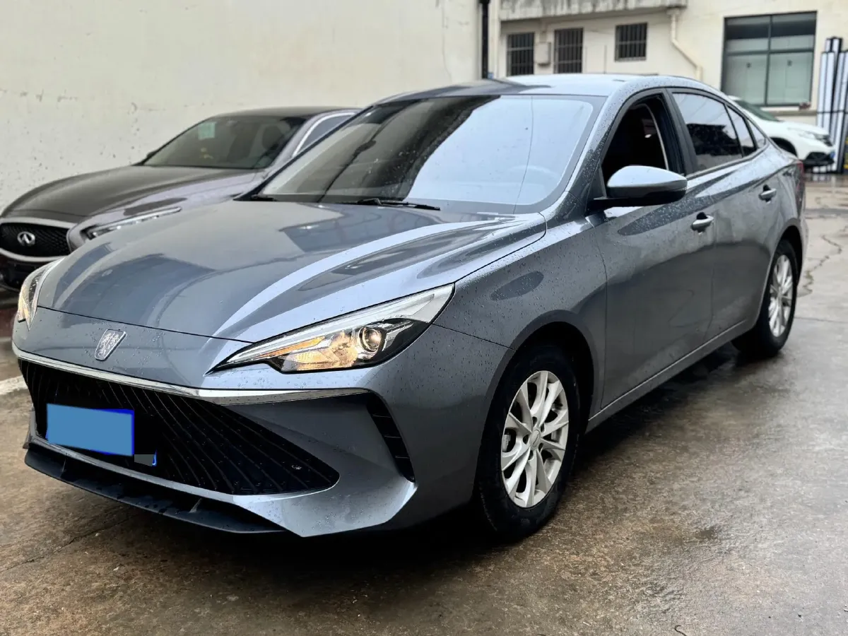2023 Roewe i5 1.5L 129HP L4 5MT,autocango,china used car exporter,china ev exporter,chinese used car exporter,chinese used ev exporter