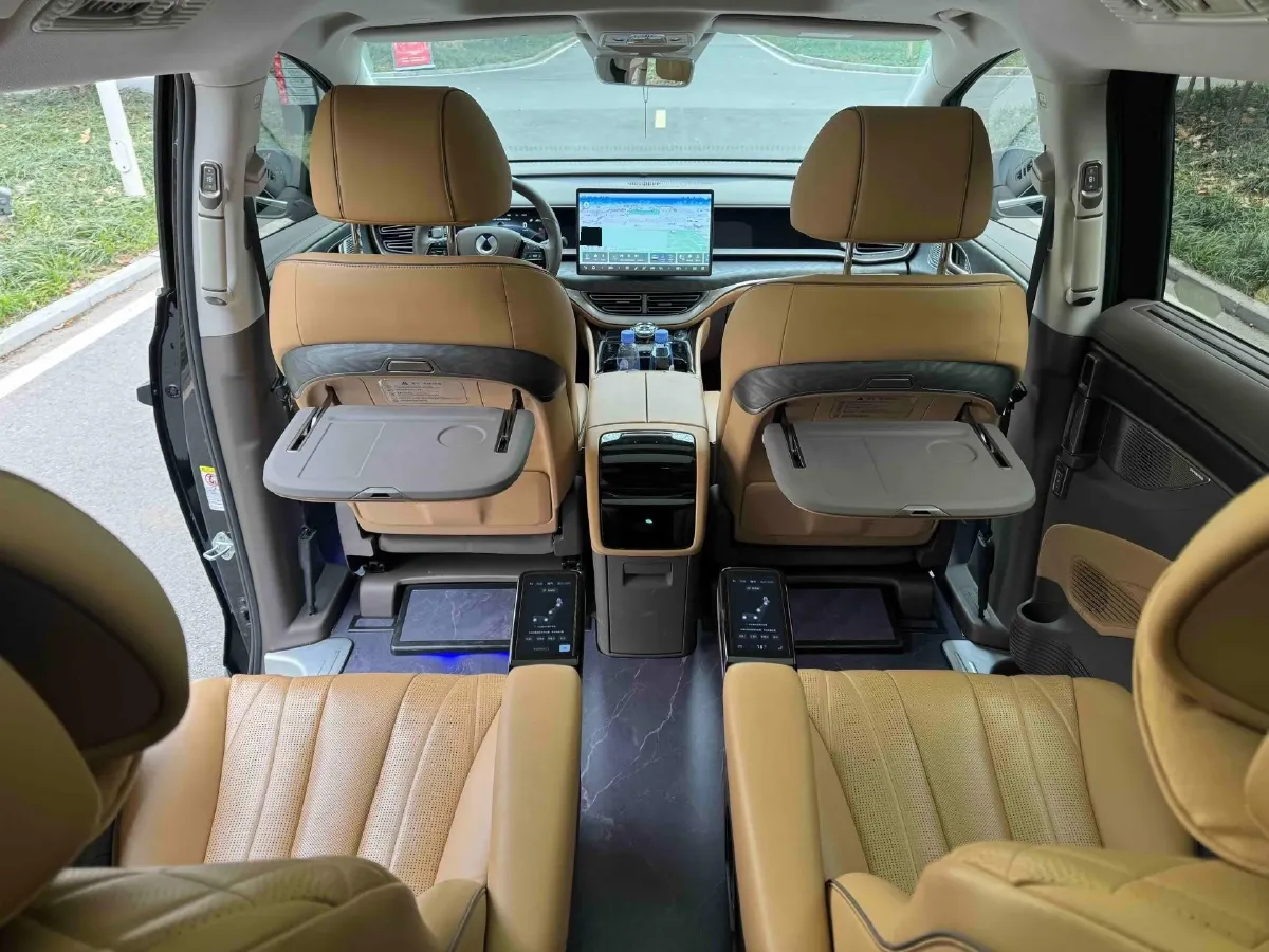 2024 Denza D9 1.5T 139HP L4 E-CVT PHEV 40KWH,autocango,china used car exporter,china ev exporter,chinese used car exporter,chinese used ev exporter