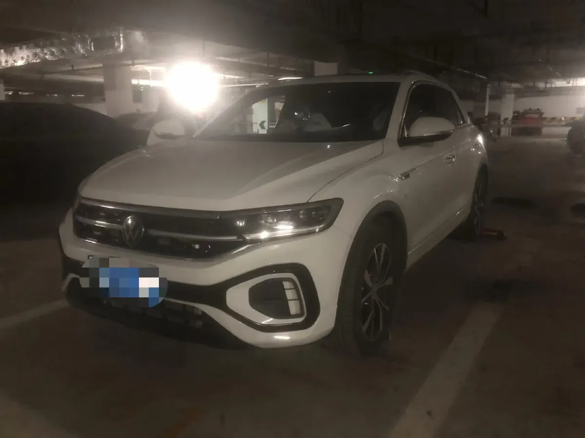 2025 Volkswagen T-Roc 1.5T 160HP L4 7DCT,autocango,china used car exporter,china ev exporter,chinese used car exporter,chinese used ev exporter