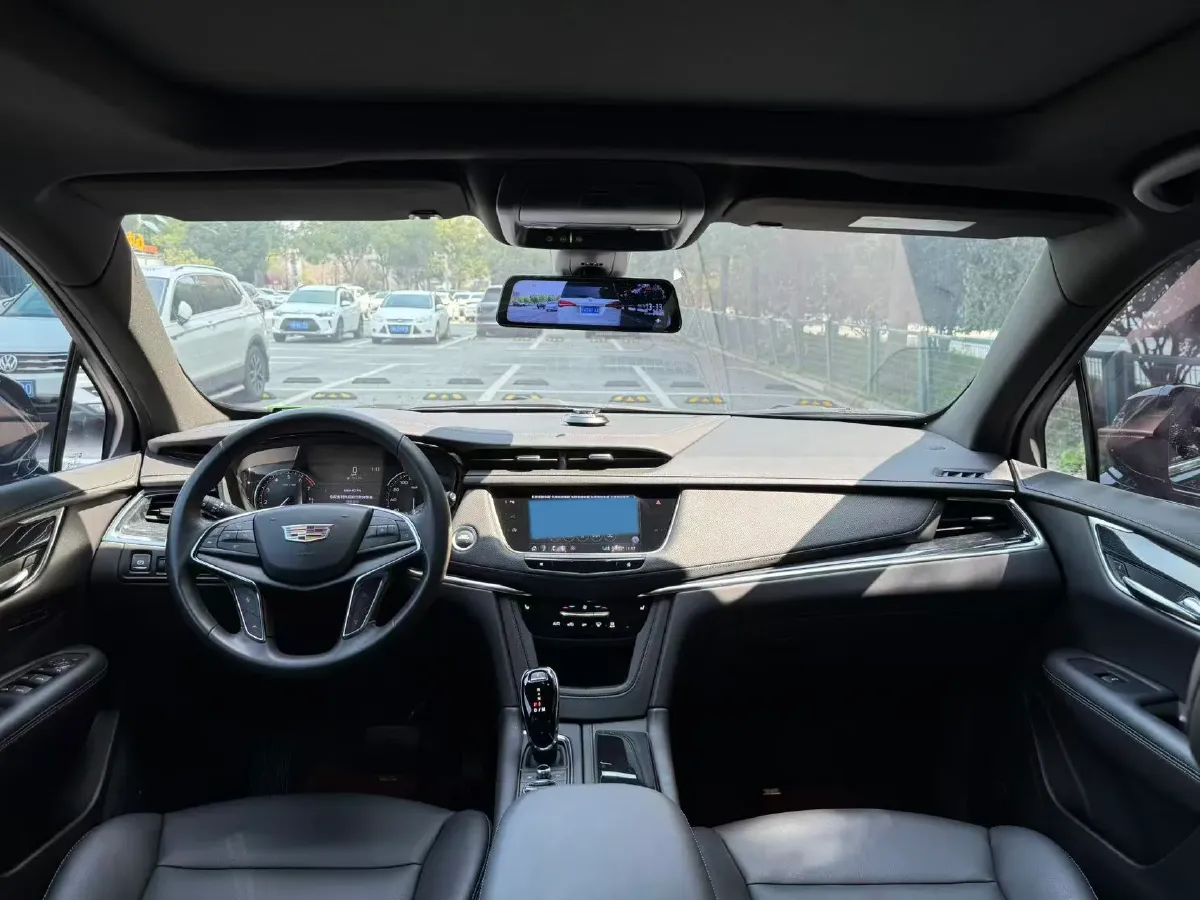 2022 Cadillac XT5 2.0T 237HP L4 9AT,autocango,china used car exporter,china ev exporter,chinese used car exporter,chinese used ev exporter