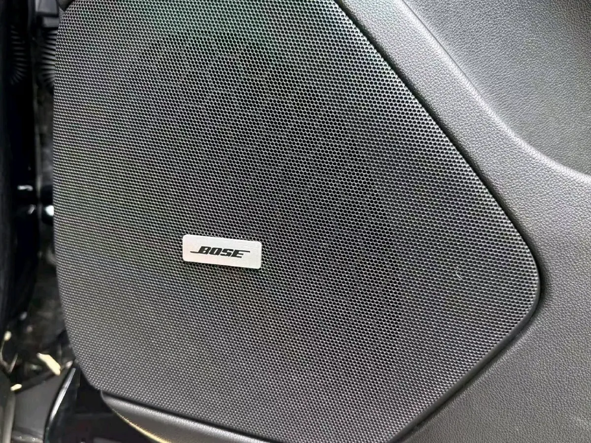 2022 Cadillac XT5 2.0T 237HP L4 9AT,autocango,china used car exporter,china ev exporter,chinese used car exporter,chinese used ev exporter