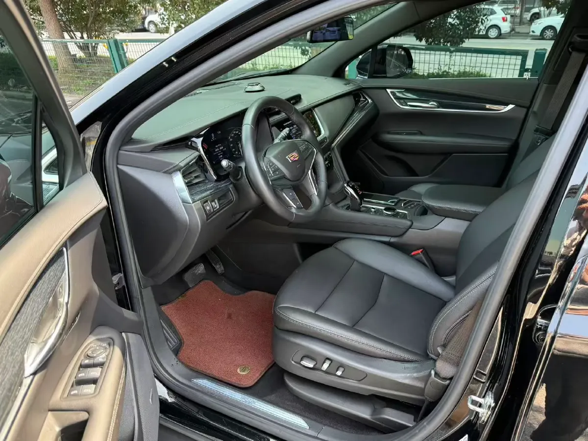 2022 Cadillac XT5 2.0T 237HP L4 9AT,autocango,china used car exporter,china ev exporter,chinese used car exporter,chinese used ev exporter