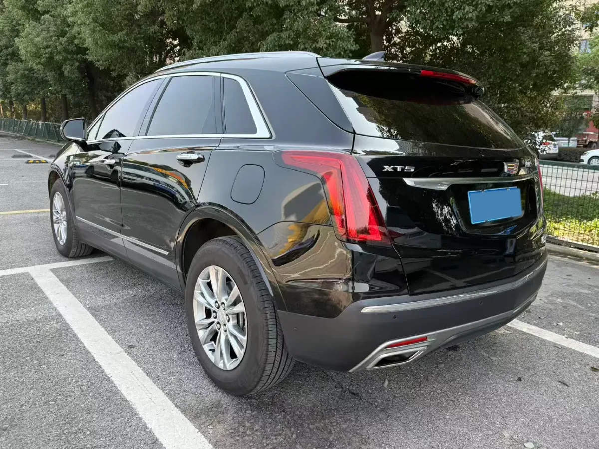 2022 Cadillac XT5 2.0T 237HP L4 9AT,autocango,china used car exporter,china ev exporter,chinese used car exporter,chinese used ev exporter