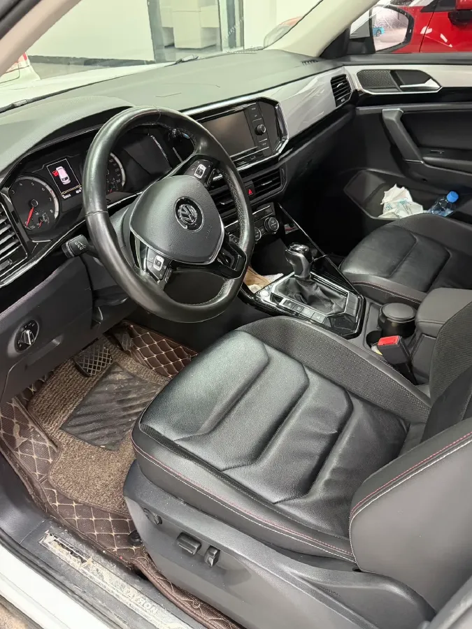 2019 Jeep Cherokee 2.0T 234HP L4 9AT,autocango,china used car exporter,china ev exporter,chinese used car exporter,chinese used ev exporter