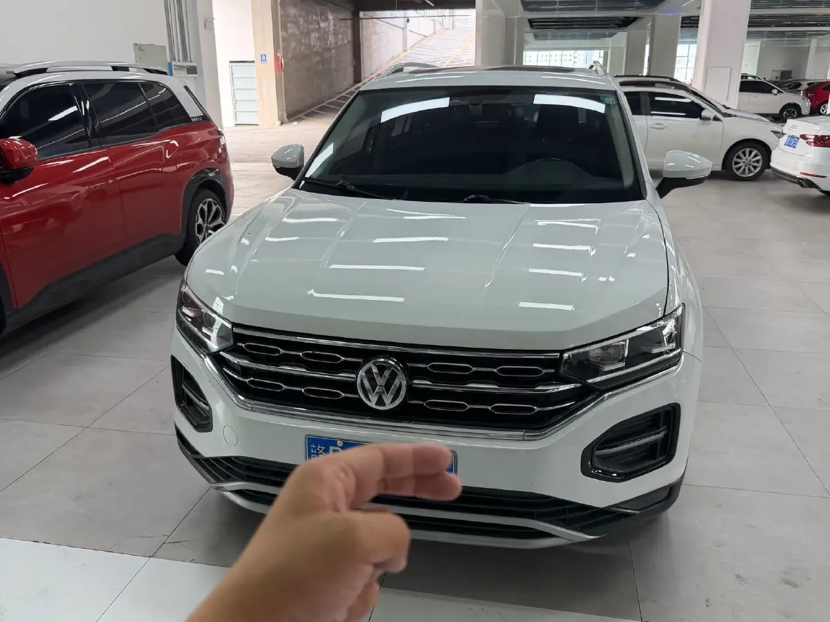 2019 Jeep Cherokee 2.0T 234HP L4 9AT,autocango,china used car exporter,china ev exporter,chinese used car exporter,chinese used ev exporter