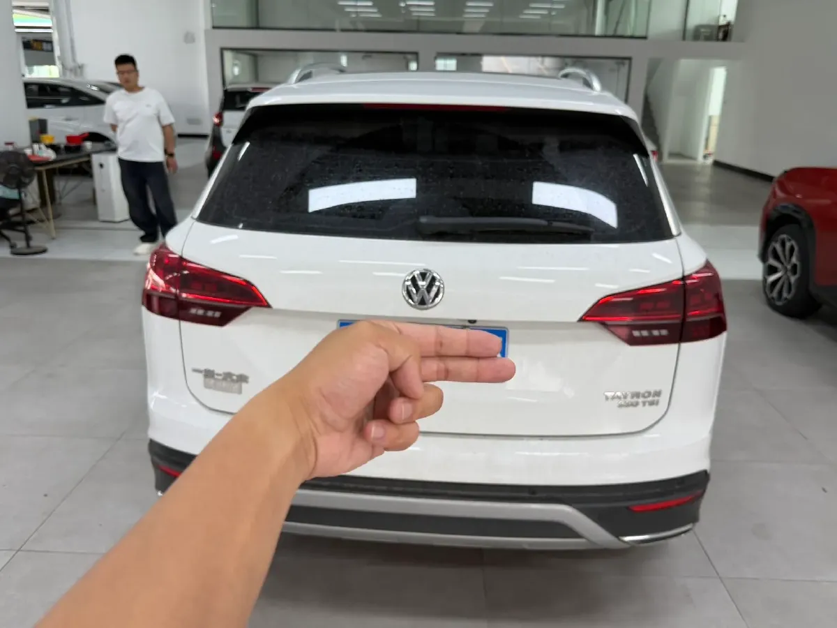 2019 Jeep Cherokee 2.0T 234HP L4 9AT,autocango,china used car exporter,china ev exporter,chinese used car exporter,chinese used ev exporter