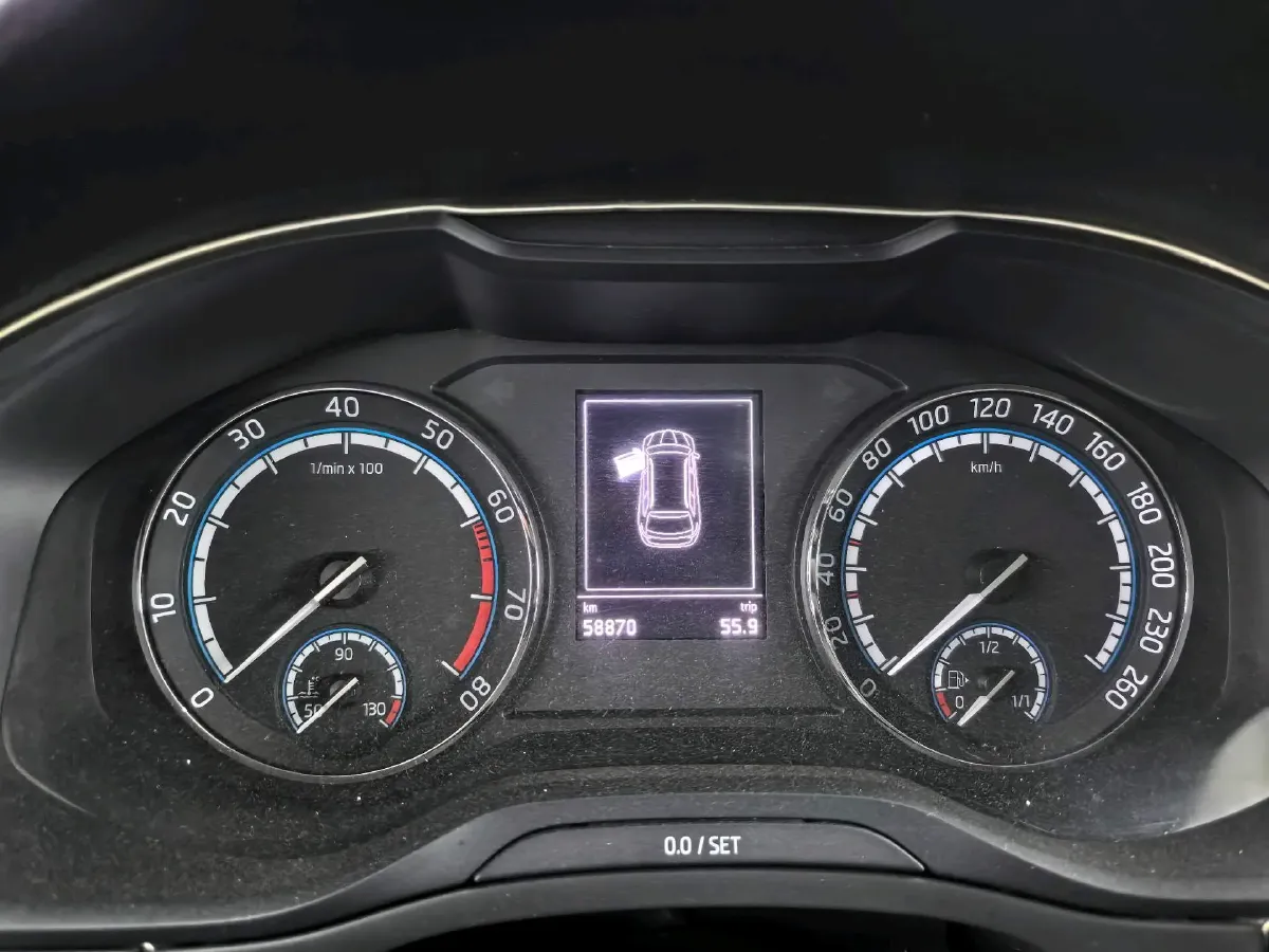 2021 Skoda Karoq 1.4T 150HP L4 7DCT,autocango,china used car exporter,china ev exporter,chinese used car exporter,chinese used ev exporter