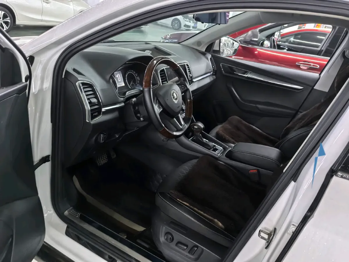 2021 Skoda Karoq 1.4T 150HP L4 7DCT,autocango,china used car exporter,china ev exporter,chinese used car exporter,chinese used ev exporter