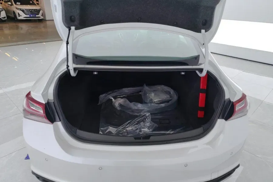 2023 Chevrolet Malibu XL 1.5T 169HP L4 9AT,autocango,china used car exporter,china ev exporter,chinese used car exporter,chinese used ev exporter