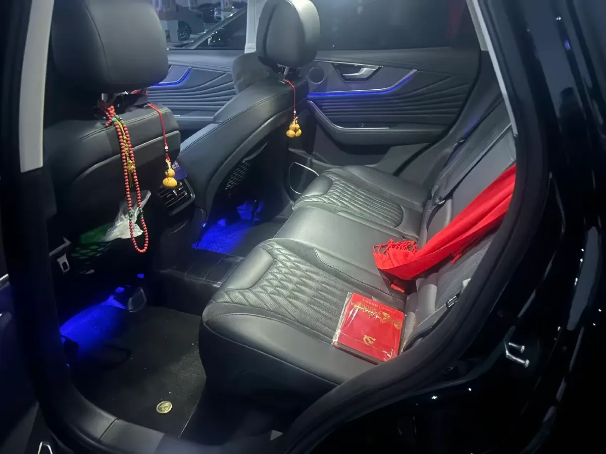 2023 HongQi HS5 2.0T 252HP L4 8AT,autocango,china used car exporter,china ev exporter,chinese used car exporter,chinese used ev exporter