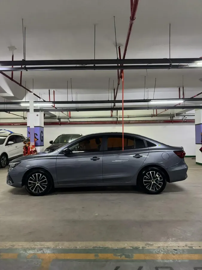 2021 Roewe i5 1.5L 120HP L4 CVT,autocango,china used car exporter,china ev exporter,chinese used car exporter,chinese used ev exporter