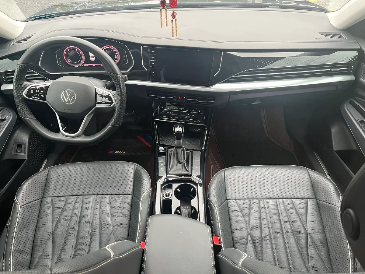 2023 Volkswagen Passat 2.0T 186HP L4 7DCT,autocango,china used car exporter,china ev exporter,chinese used car exporter,chinese used ev exporter