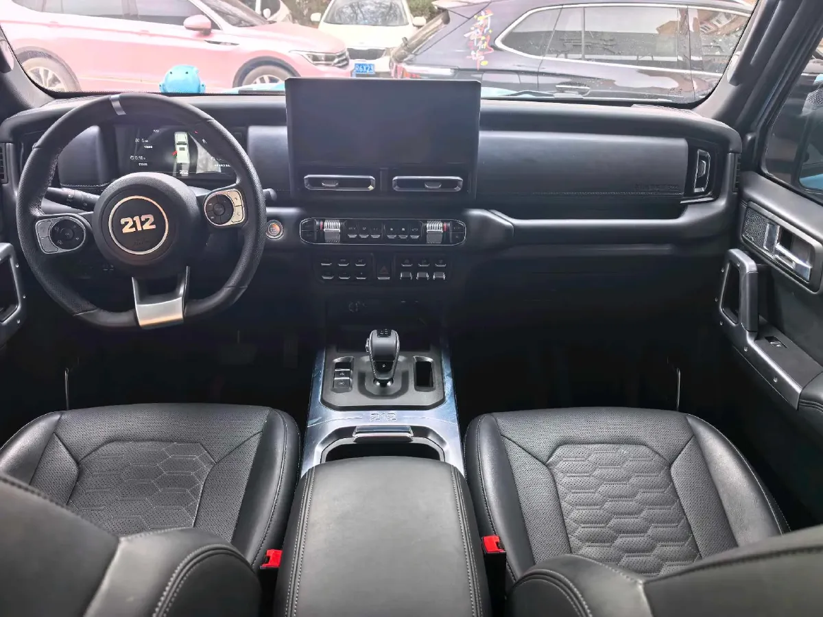 2025 212 212 T01 2.0T 252HP L4 8AT,autocango,china used car exporter,china ev exporter,chinese used car exporter,chinese used ev exporter