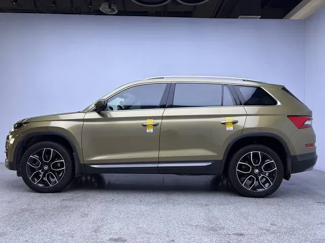 2017 Skoda Kodiak 2.0T 220HP L4 7DCT,autocango,china used car exporter,china ev exporter,chinese used car exporter,chinese used ev exporter