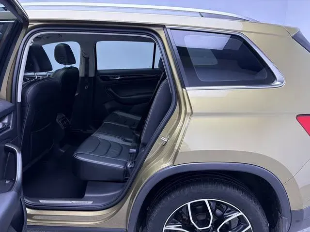 2017 Skoda Kodiak 2.0T 220HP L4 7DCT,autocango,china used car exporter,china ev exporter,chinese used car exporter,chinese used ev exporter