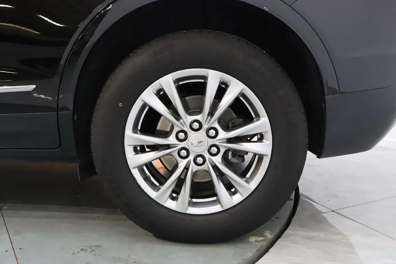 2021 Cadillac XT5 2.0T 237HP L4 9AT,autocango,china used car exporter,china ev exporter,chinese used car exporter,chinese used ev exporter