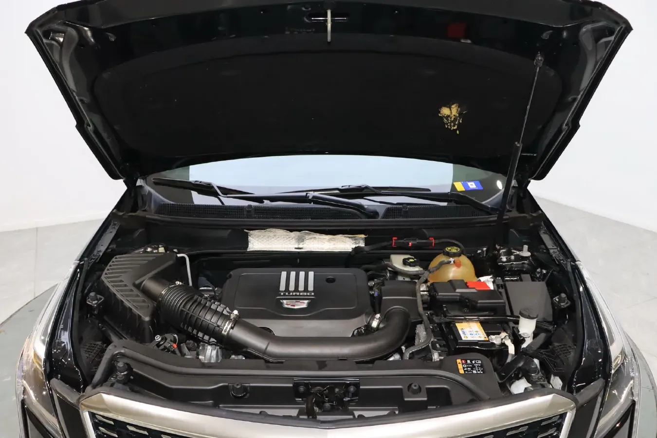 2021 Cadillac XT5 2.0T 237HP L4 9AT,autocango,china used car exporter,china ev exporter,chinese used car exporter,chinese used ev exporter