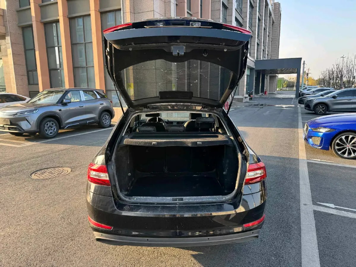 2022 Skoda Octavia 1.5L 113HP L4 6AT,autocango,china used car exporter,china ev exporter,chinese used car exporter,chinese used ev exporter