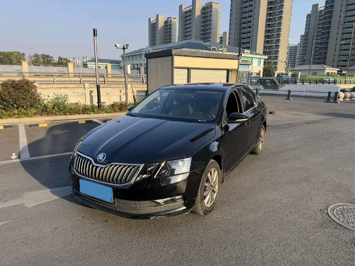 2022 Skoda Octavia 1.5L 113HP L4 6AT,autocango,china used car exporter,china ev exporter,chinese used car exporter,chinese used ev exporter