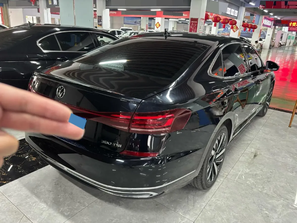 2024 Volkswagen Passat 2.0T 220HP L4 7DCT,autocango,china used car exporter,china ev exporter,chinese used car exporter,chinese used ev exporter