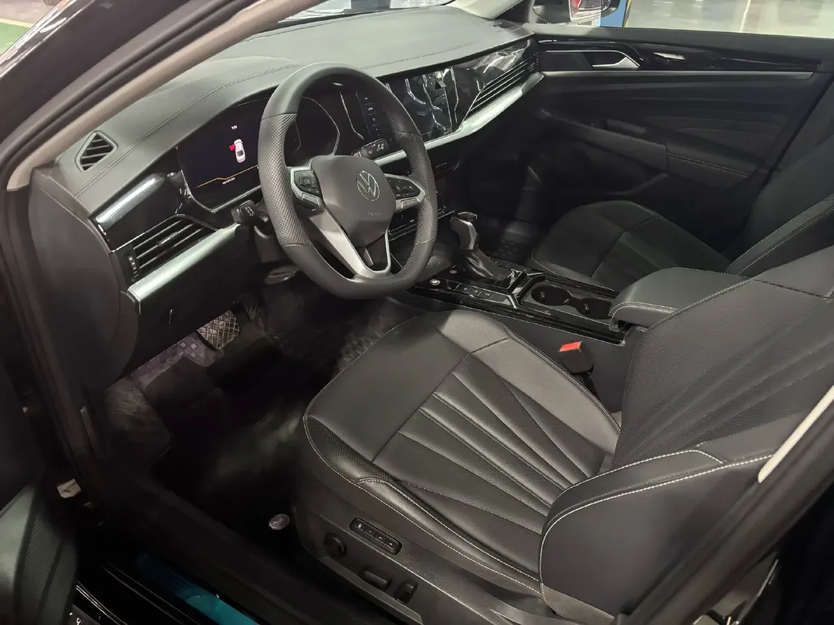 2024 Volkswagen Passat 2.0T 220HP L4 7DCT,autocango,china used car exporter,china ev exporter,chinese used car exporter,chinese used ev exporter