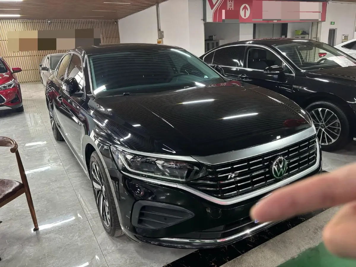 2024 Volkswagen Passat 2.0T 220HP L4 7DCT,autocango,china used car exporter,china ev exporter,chinese used car exporter,chinese used ev exporter