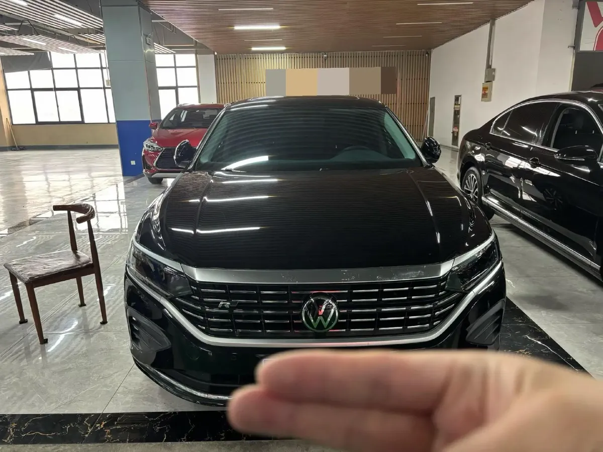 2024 Volkswagen Passat 2.0T 220HP L4 7DCT,autocango,china used car exporter,china ev exporter,chinese used car exporter,chinese used ev exporter