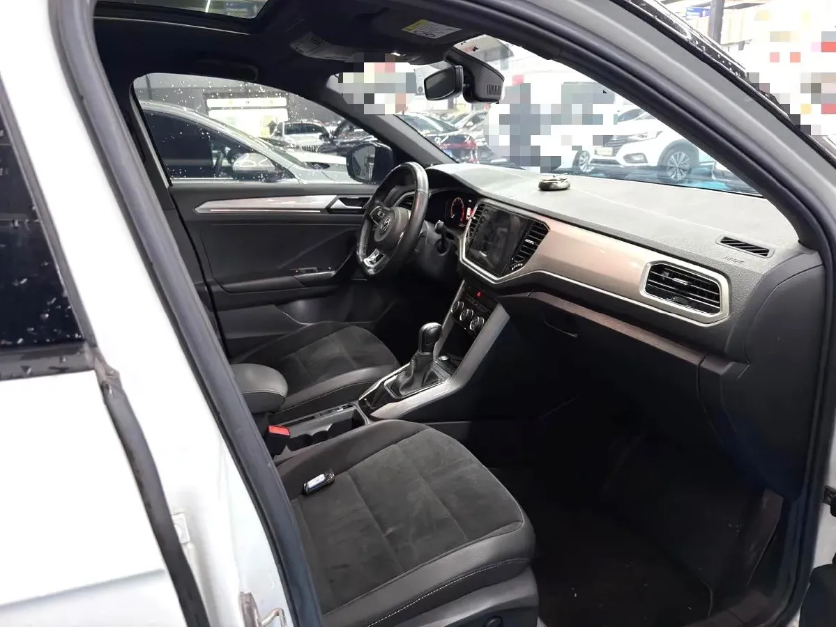 2022 Volkswagen T-Roc 1.4T 150HP L4 7DCT,autocango,china used car exporter,china ev exporter,chinese used car exporter,chinese used ev exporter