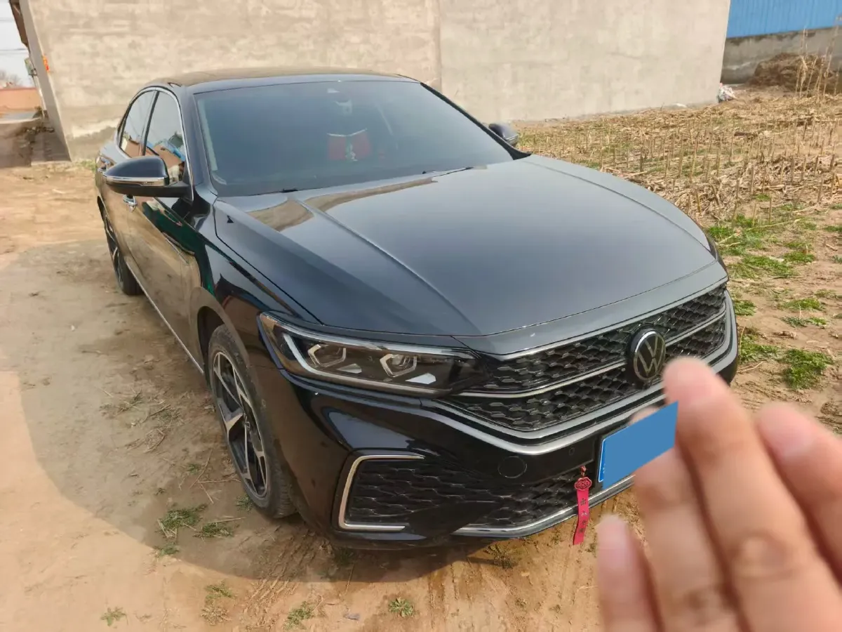 2024 Volkswagen Passat 2.0T 220HP L4 7DCT,autocango,china used car exporter,china ev exporter,chinese used car exporter,chinese used ev exporter