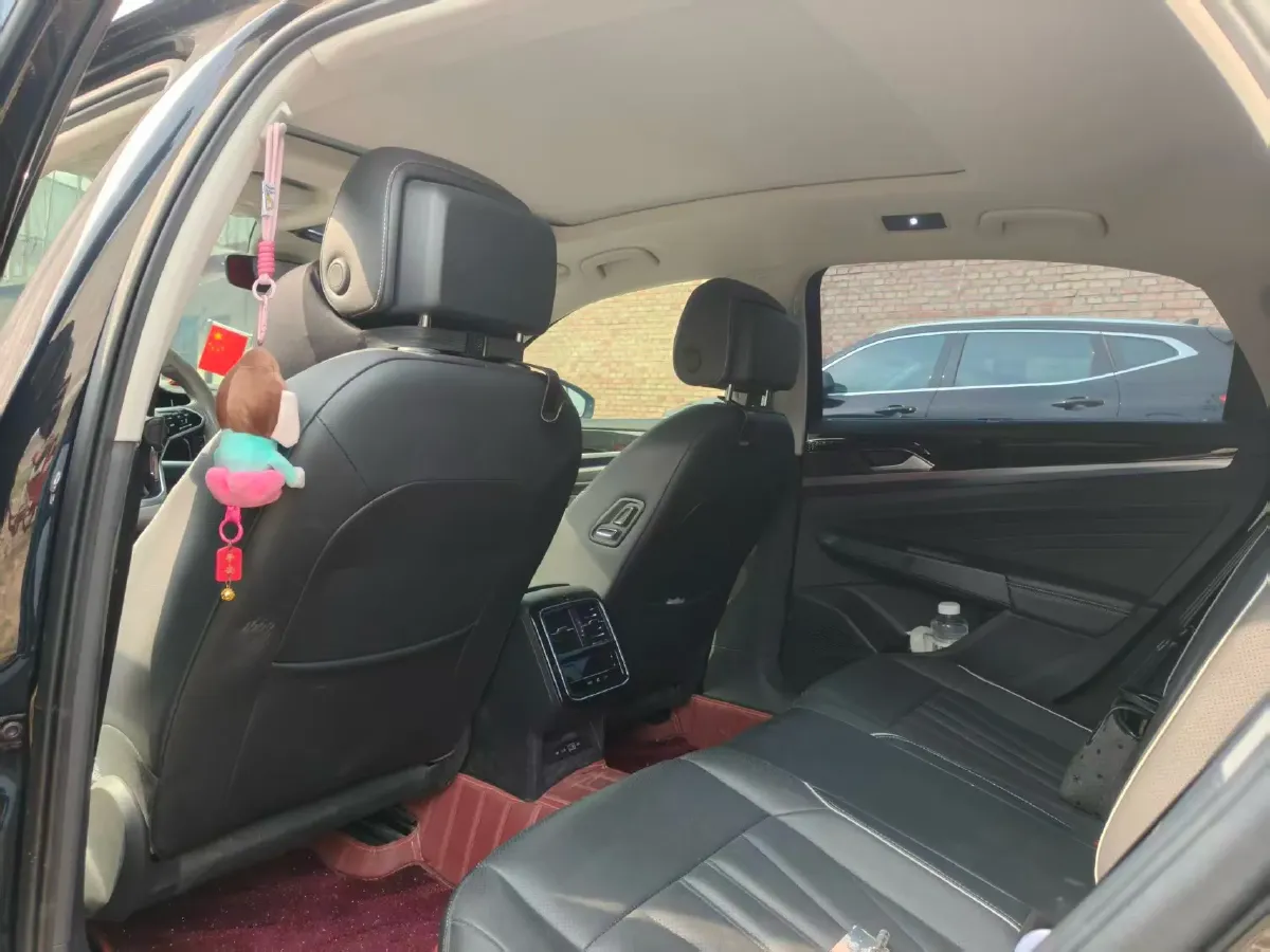 2024 Volkswagen Passat 2.0T 220HP L4 7DCT,autocango,china used car exporter,china ev exporter,chinese used car exporter,chinese used ev exporter