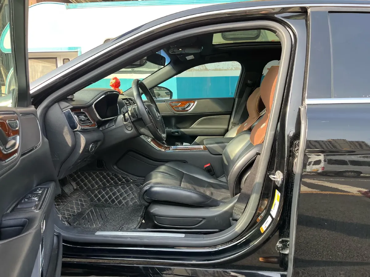 2018 Lincoln Continental 2.0T 261HP L4 6AT,autocango,china used car exporter,china ev exporter,chinese used car exporter,chinese used ev exporter