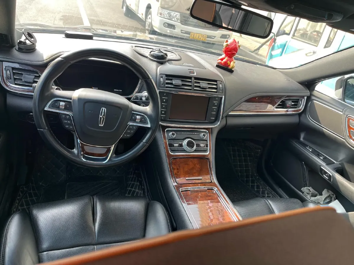 2018 Lincoln Continental 2.0T 261HP L4 6AT,autocango,china used car exporter,china ev exporter,chinese used car exporter,chinese used ev exporter