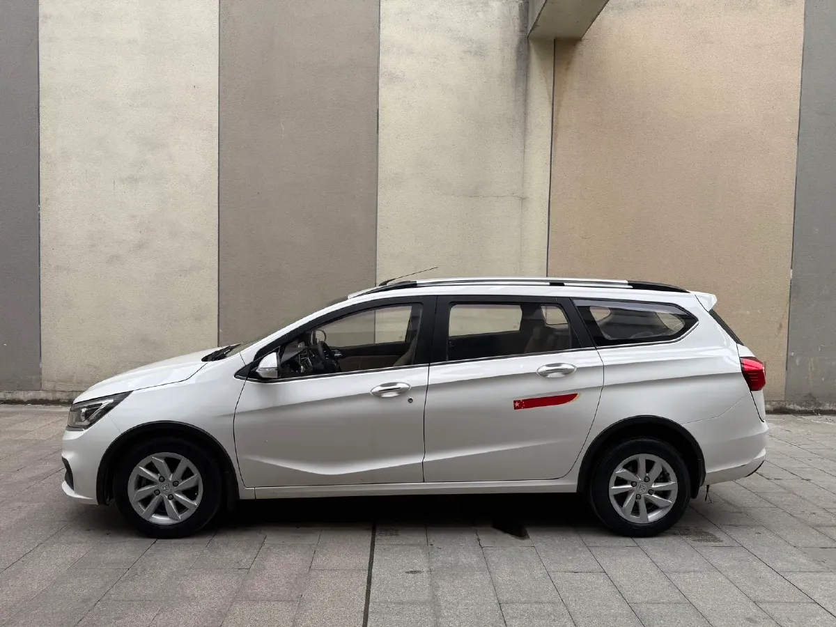 2017 BaoJun 310W 1.5L 112HP L4 6MT,autocango,china used car exporter,china ev exporter,chinese used car exporter,chinese used ev exporter