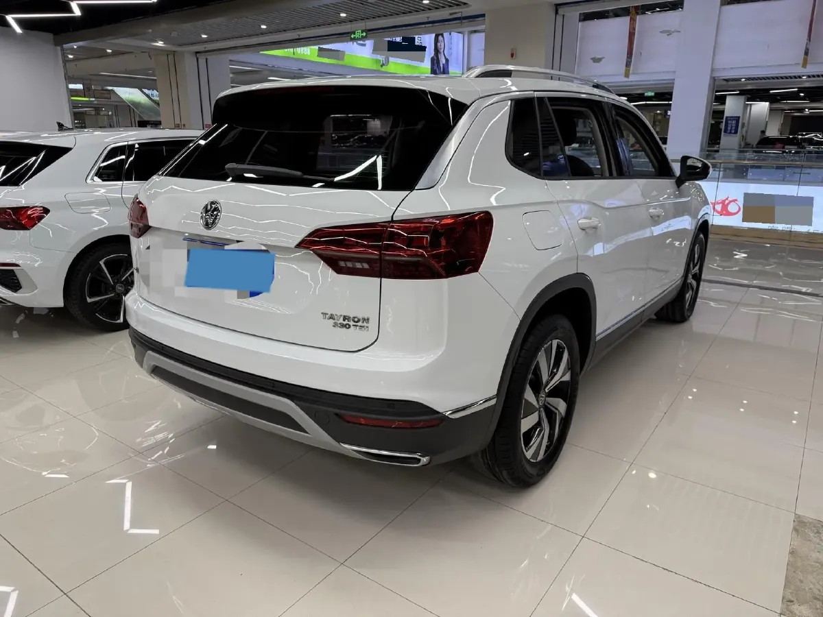 2019 Jeep Cherokee 2.0T 234HP L4 9AT,autocango,china used car exporter,china ev exporter,chinese used car exporter,chinese used ev exporter