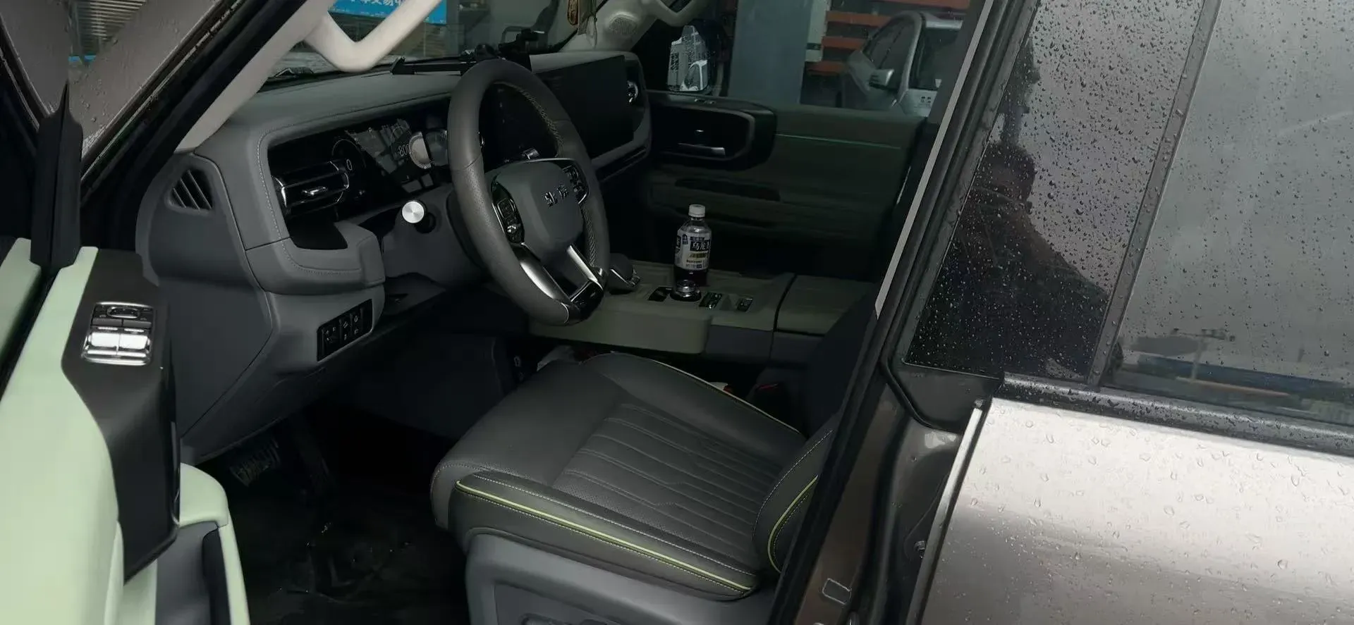 2024 Beijing BJ40 2.0T 245HP L4 8AT,autocango,china used car exporter,china ev exporter,chinese used car exporter,chinese used ev exporter