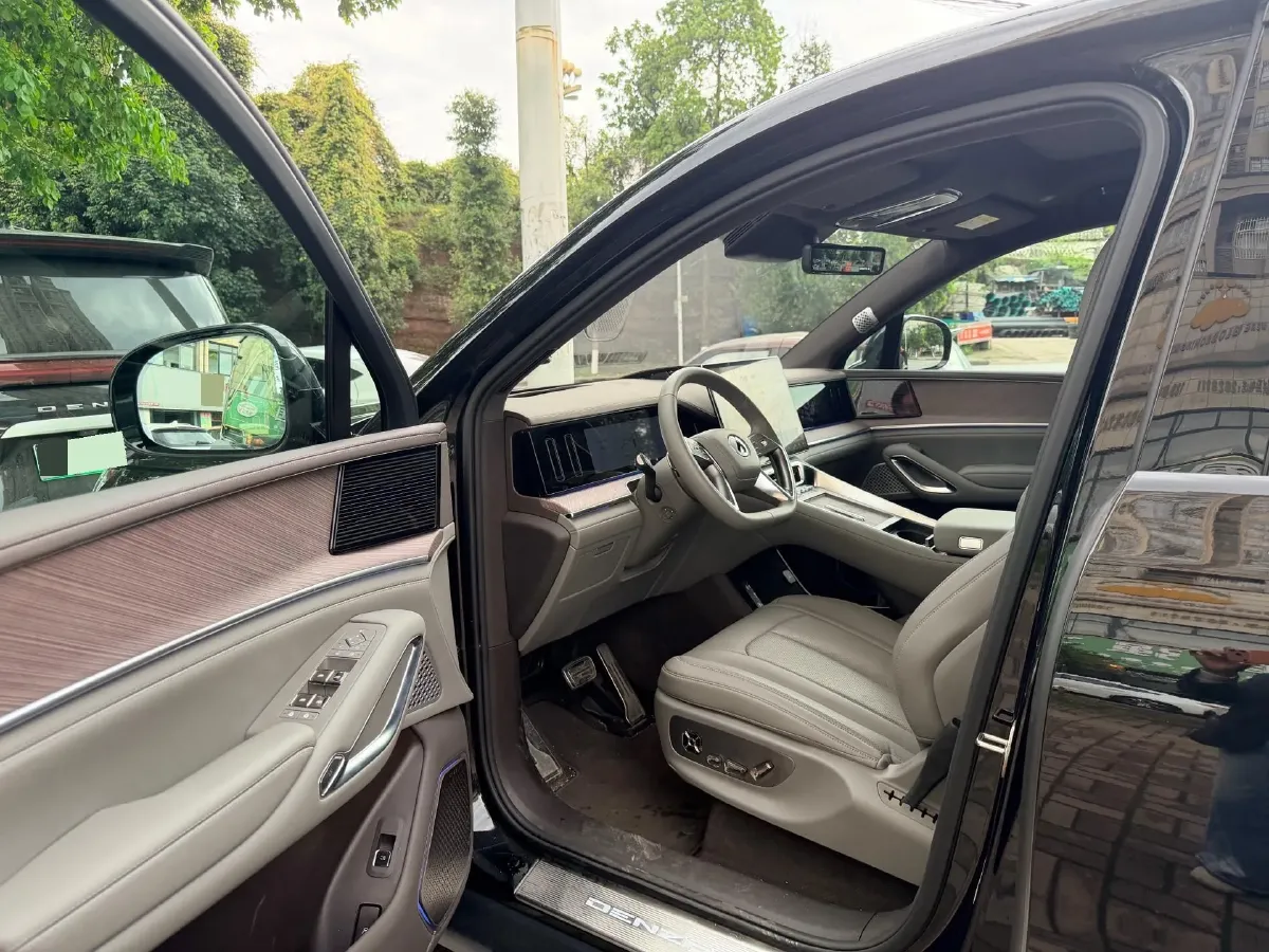 2025 Denza DenzaN9 2.0T 207HP L4 E-CVT PHEV,autocango,china used car exporter,china ev exporter,chinese used car exporter,chinese used ev exporter