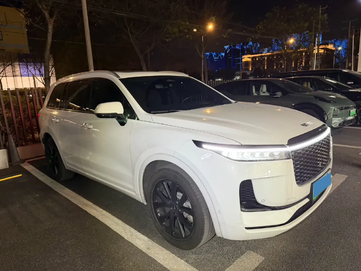 2021 Li ONE Range Extended 131HP REEV 40.5KWH,autocango,china used car exporter,china ev exporter,chinese used car exporter,chinese used ev exporter