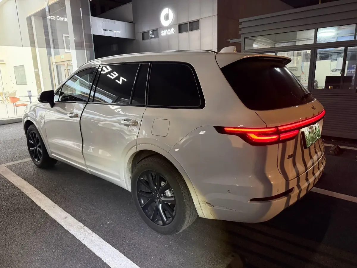 2021 Li ONE Range Extended 131HP REEV 40.5KWH,autocango,china used car exporter,china ev exporter,chinese used car exporter,chinese used ev exporter