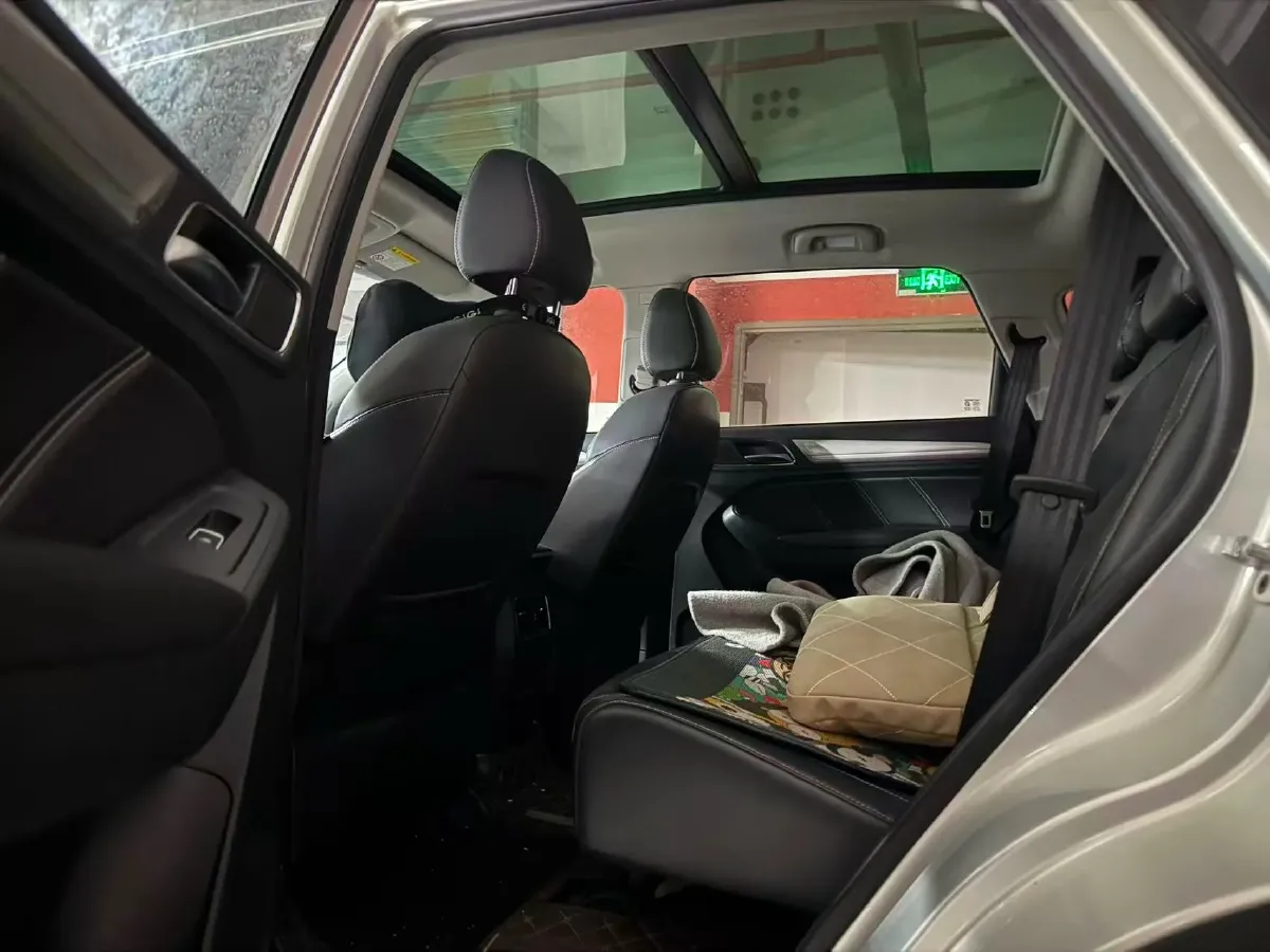 2017 Roewe RX5 1.5T 169HP L4 2AT PHEV 12KWH,autocango,china used car exporter,china ev exporter,chinese used car exporter,chinese used ev exporter