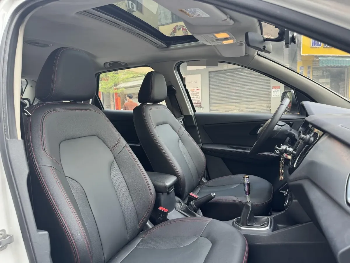 2017 FAW Senia R7 1.5T 150HP L4 5MT,autocango,china used car exporter,china ev exporter,chinese used car exporter,chinese used ev exporter